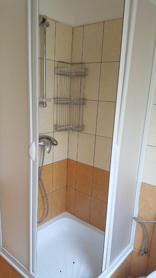 Lehar Panzio Bed & Breakfast Komarno Exterior photo